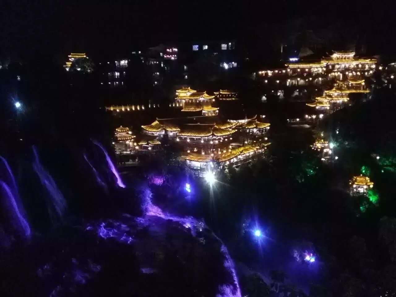 湘西芙蓉鎮(zhèn)、紅石林汽車特價2日游