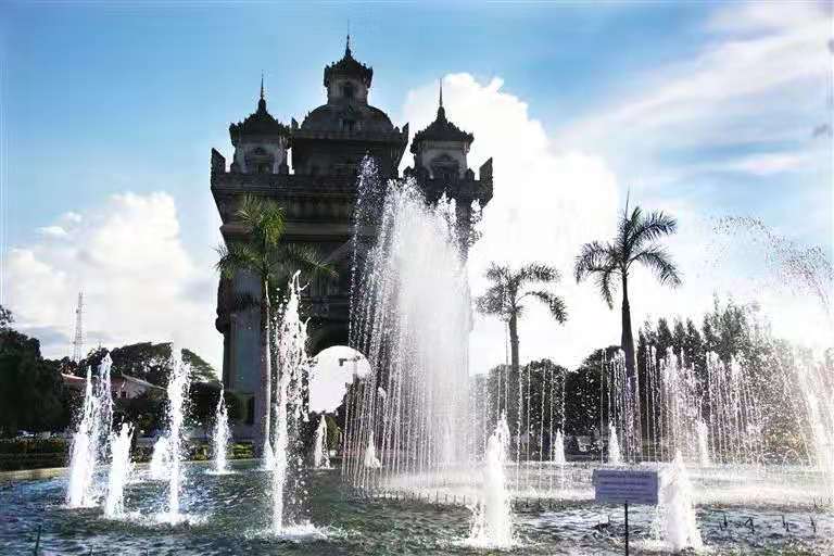 老撾?萬象、萬榮、瑯勃拉邦雙飛六日游